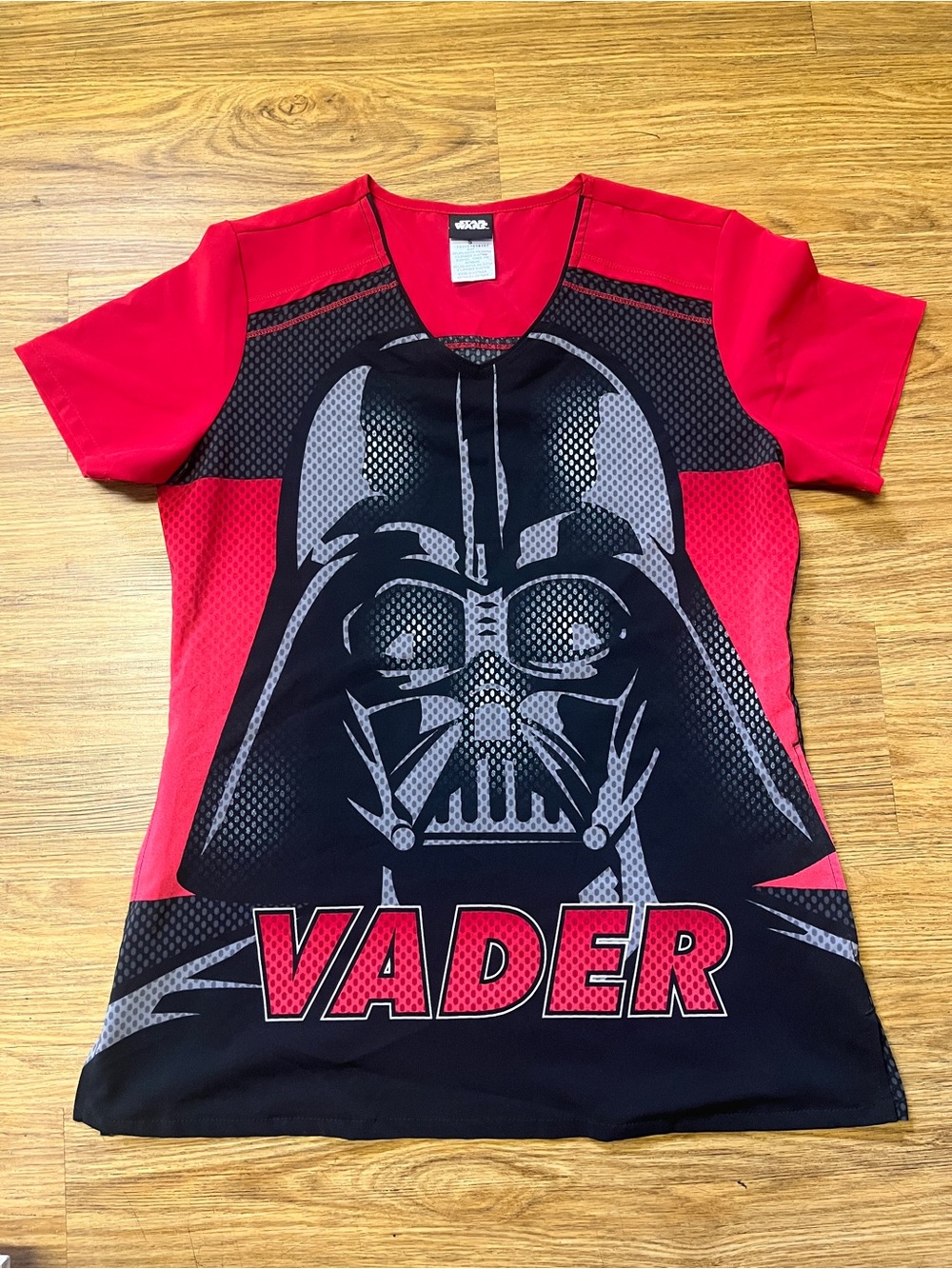 Women’s Star Wars Darth Vader V-Neck Medical Scrub Top Nurse Red Black Size S